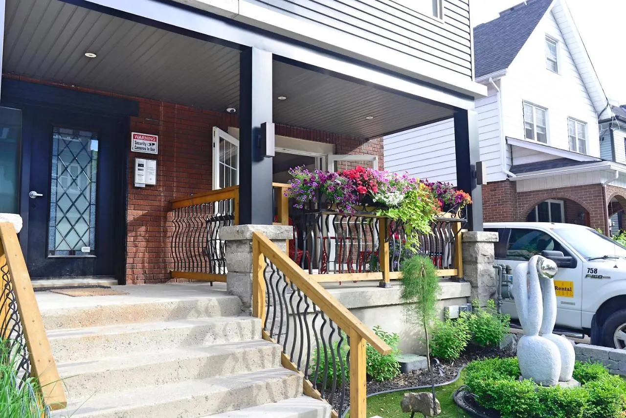 Ottawa Downtown Executive Apartment Retreat With Private Balcony Near Bank Street - Sleep Max 2 Canada