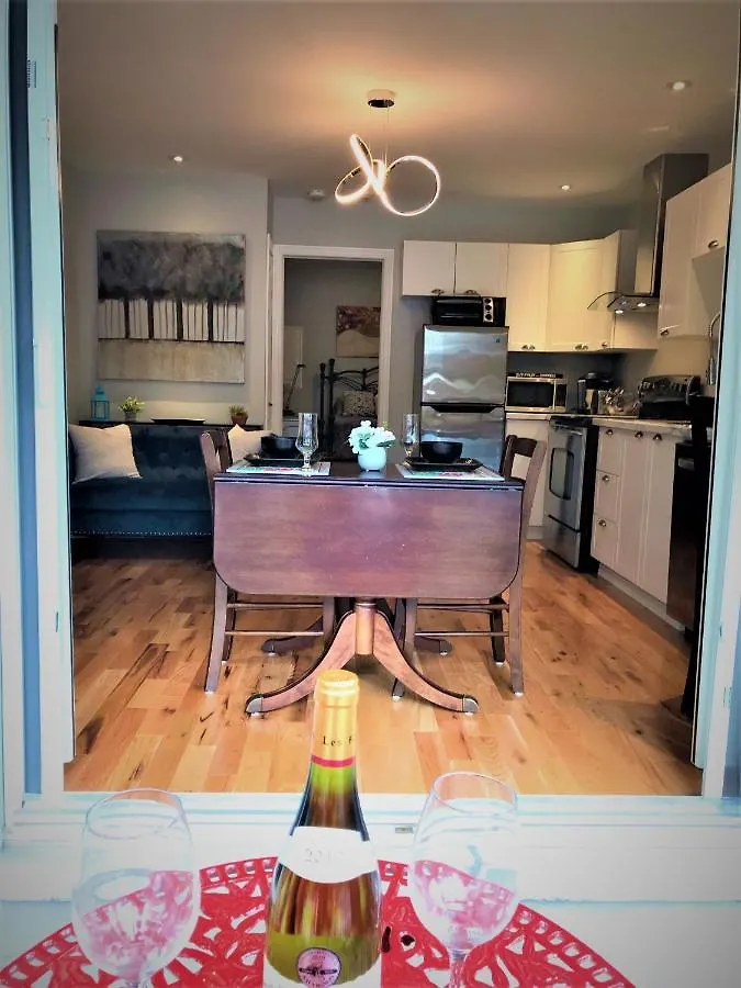 Ottawa Downtown Executive Apartment Retreat With Private Balcony Near Bank Street - Sleep Max 2 Canada