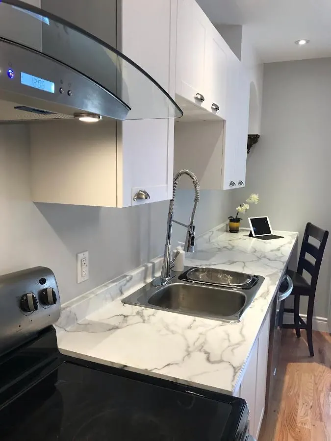 Ottawa Downtown Executive Apartment Retreat With Private Balcony Near Bank Street - Sleep Max 2 Canada
