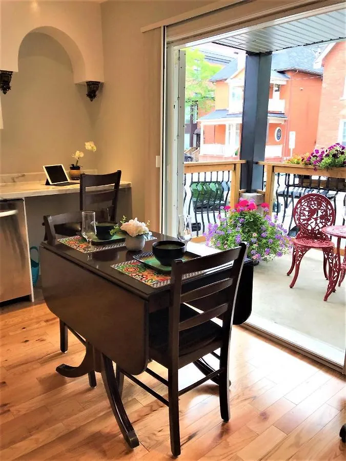Ottawa Downtown Executive Apartment Retreat With Private Balcony Near Bank Street - Sleep Max 2